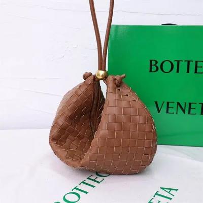 Bottega Veneta Replica Handbag - High-Quality Designer Knockoffs